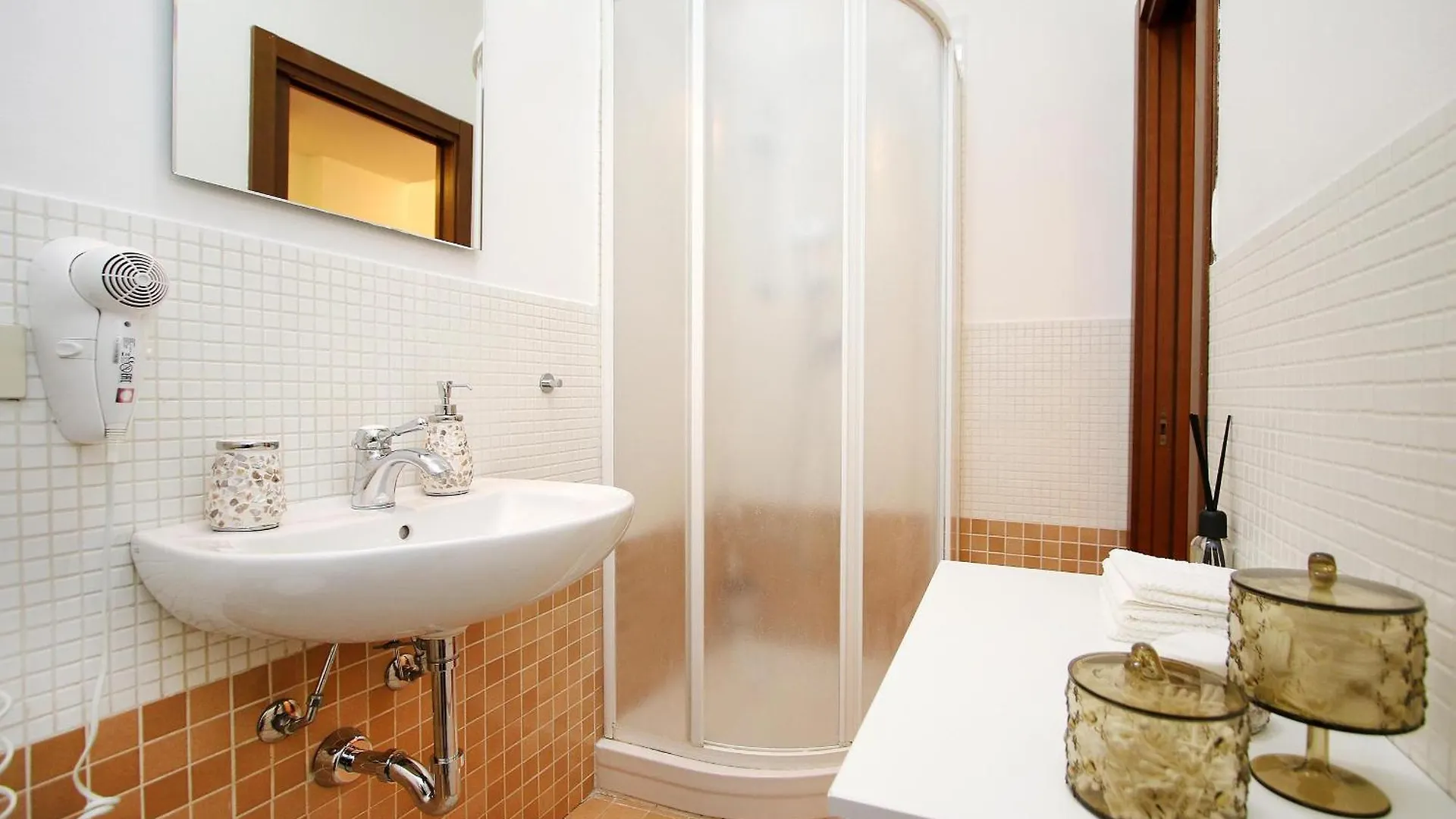 Apartment Appartamento Brera Moscova Milan Italy