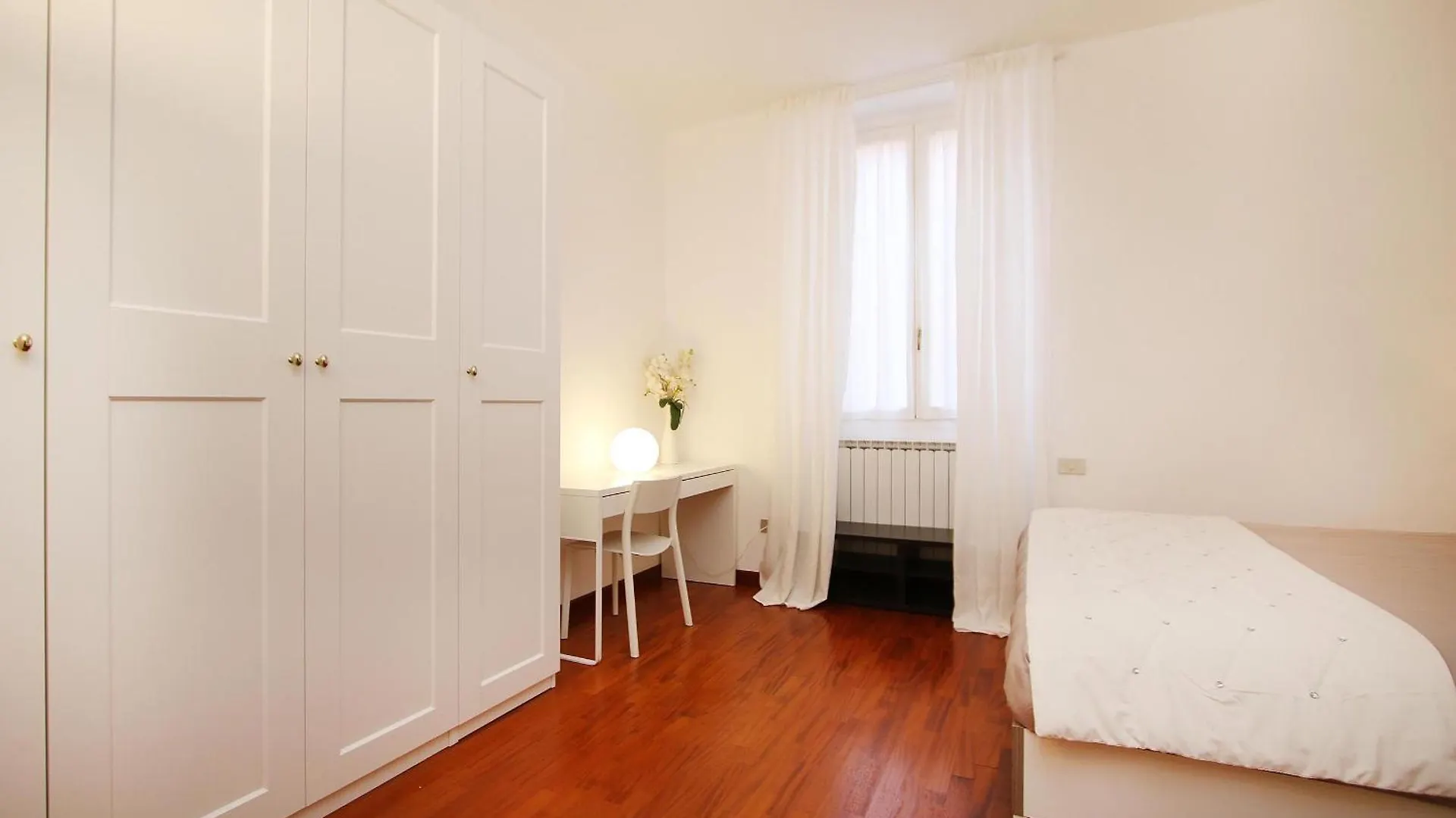 Apartment Appartamento Brera Moscova Milan Italy